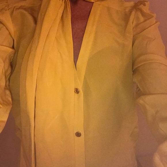 Juicy Couture Amelia Blouse in mustard size 0 - Picture 2 of 5